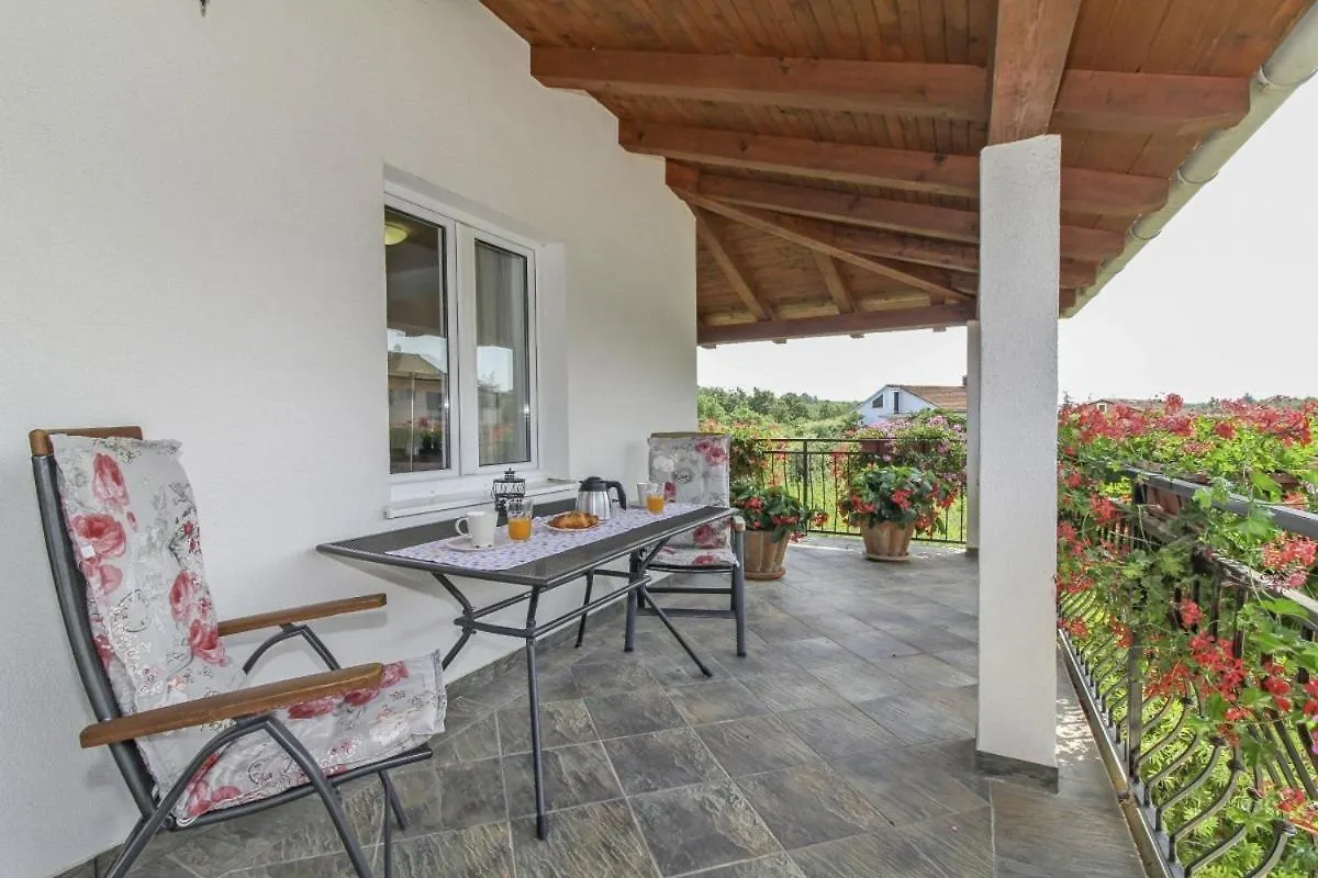 Eva In Porec * Istrien Vrvari Guest house